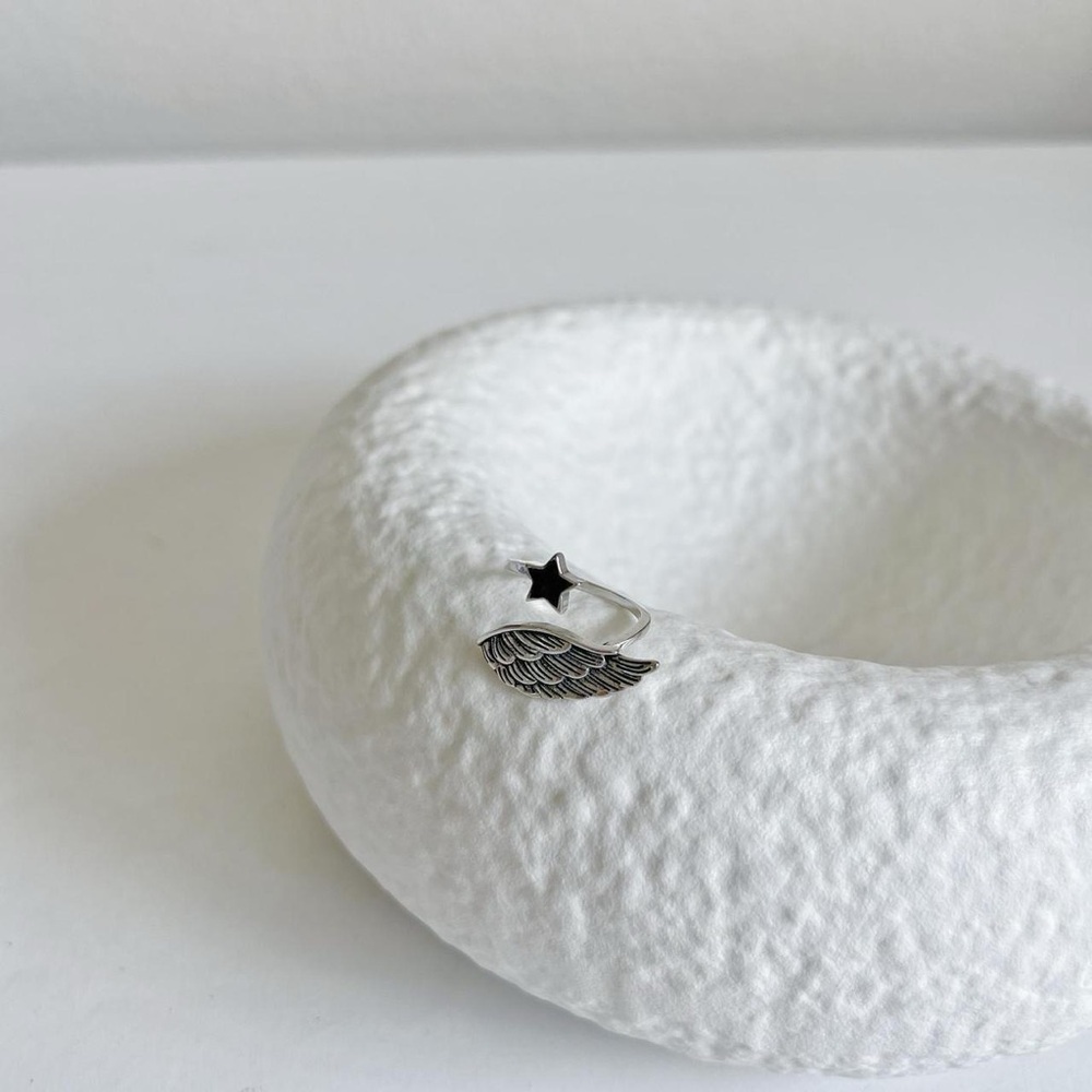 Chic Silver Star and Wing Ring
